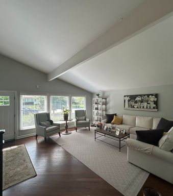 Glenview 3 Bed / 2.5 Bath - SINGLE FAMILY HOME - Available November 15th! – photo 1