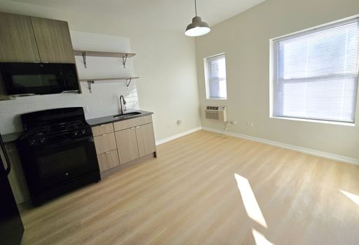 1 Bed 1 Bath Rental at 5051 N. Kenmore Avenue - 304, Chicago, IL – photo 1