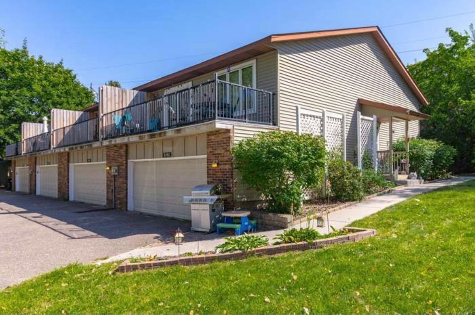 Arden Hills Apartment: 3192 Cleveland Ave N