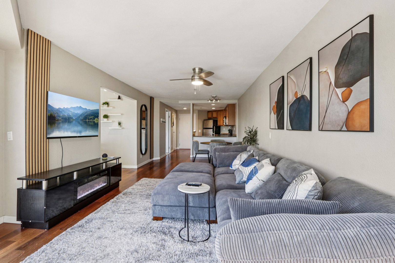 Denver House: 100 Park Ave W #405