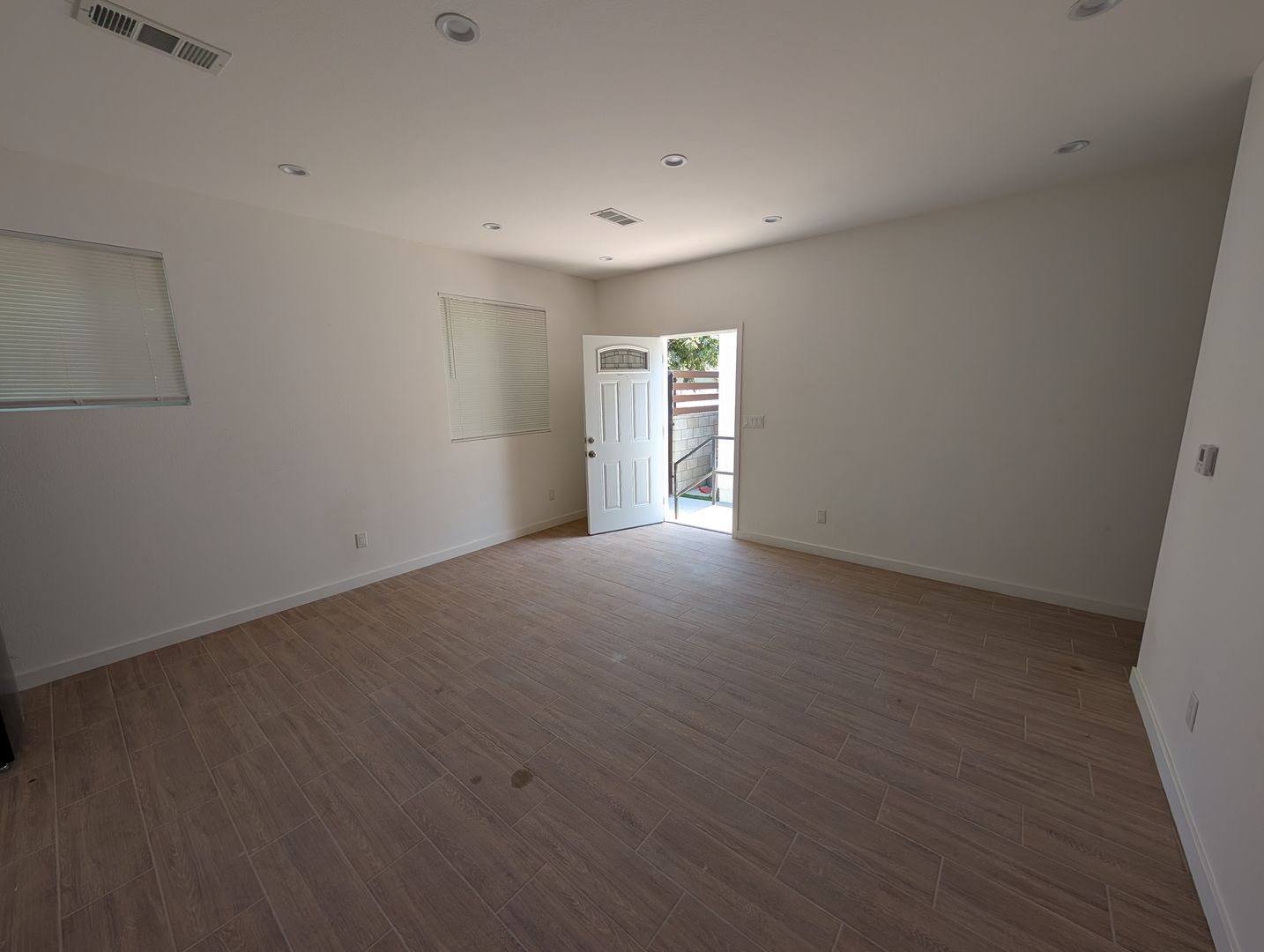 Los Angeles Apartment: 10642-10646 S. Central Ave.