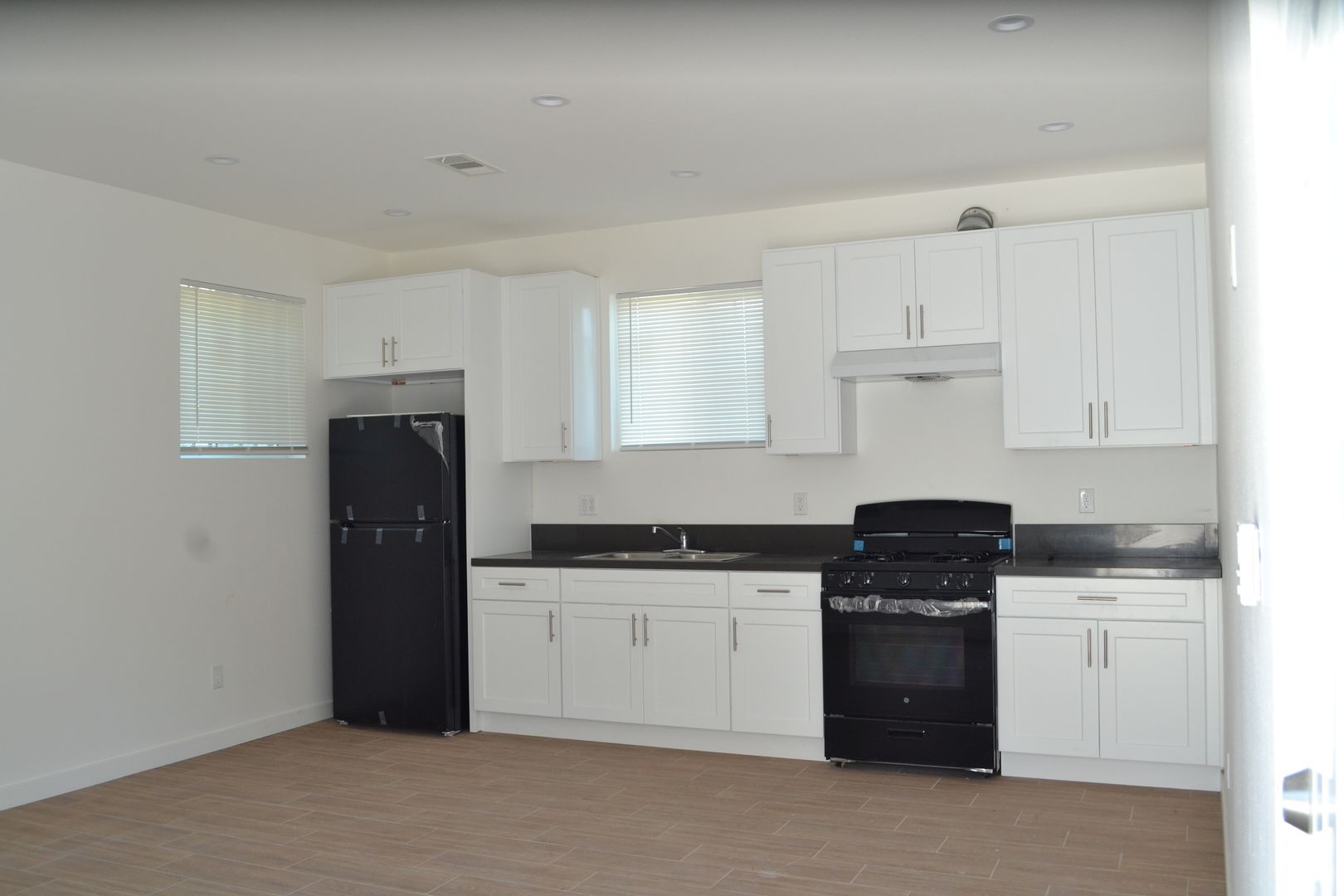 Los Angeles Apartment: 10642-10646 S. Central Ave.