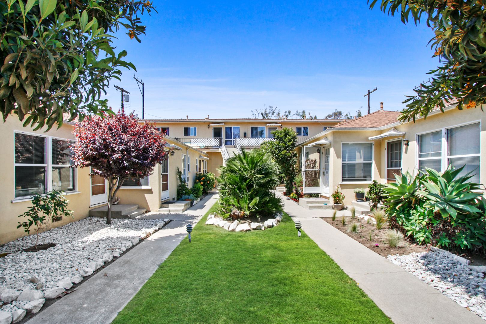 Marina Del Rey Apartment: 551-557 3/4 Washington Blvd.
