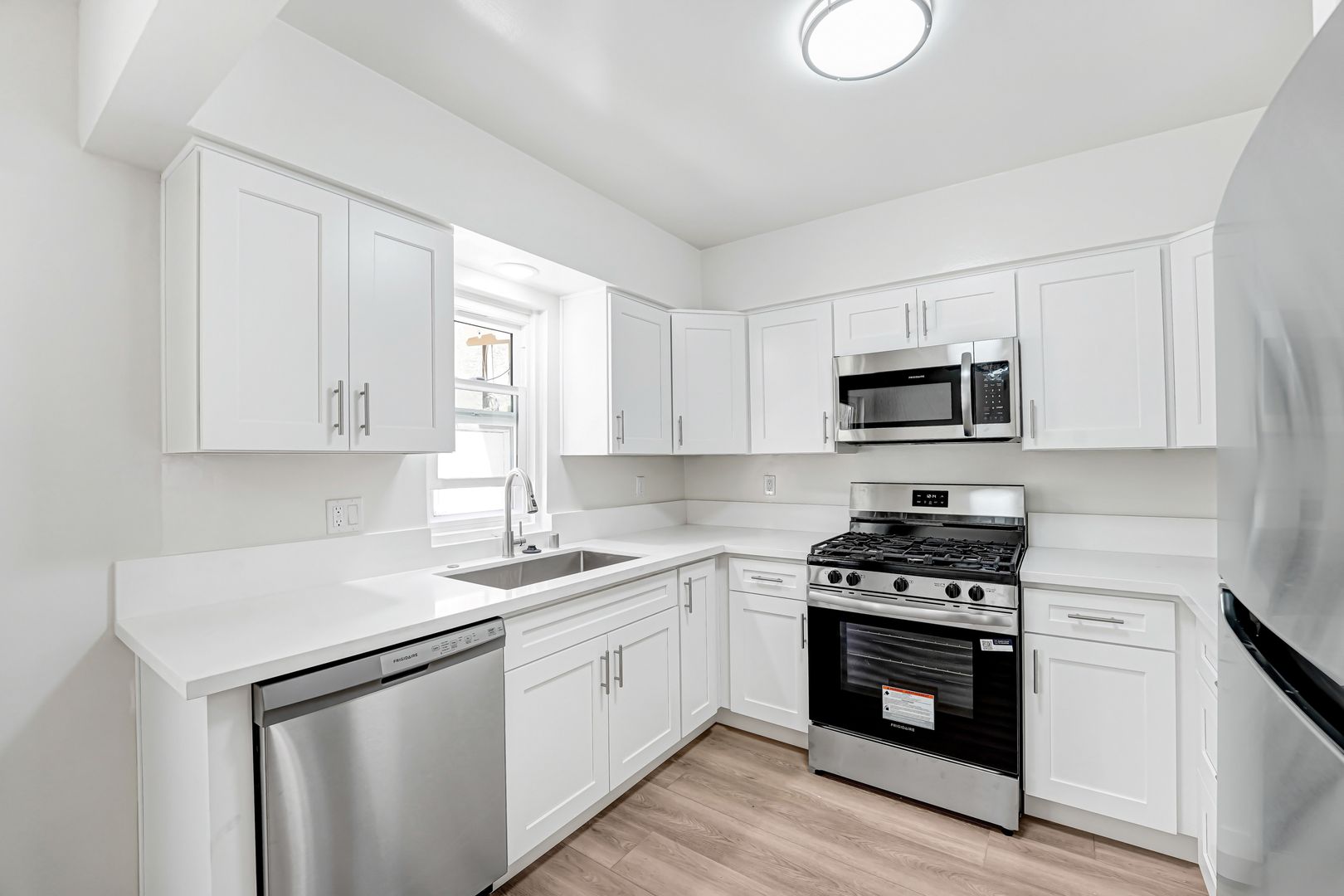 Santa Monica Apartment: 1237 Berkeley Street