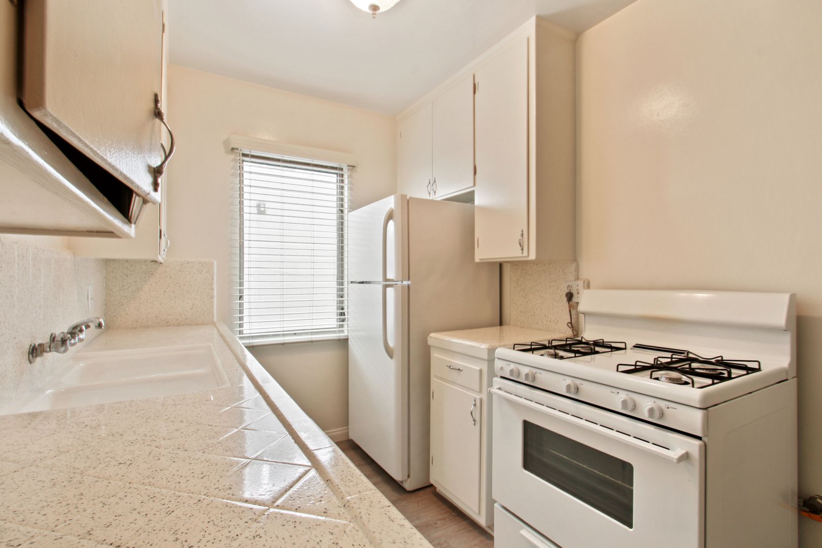 Santa Monica Apartment: 1231 12th Street