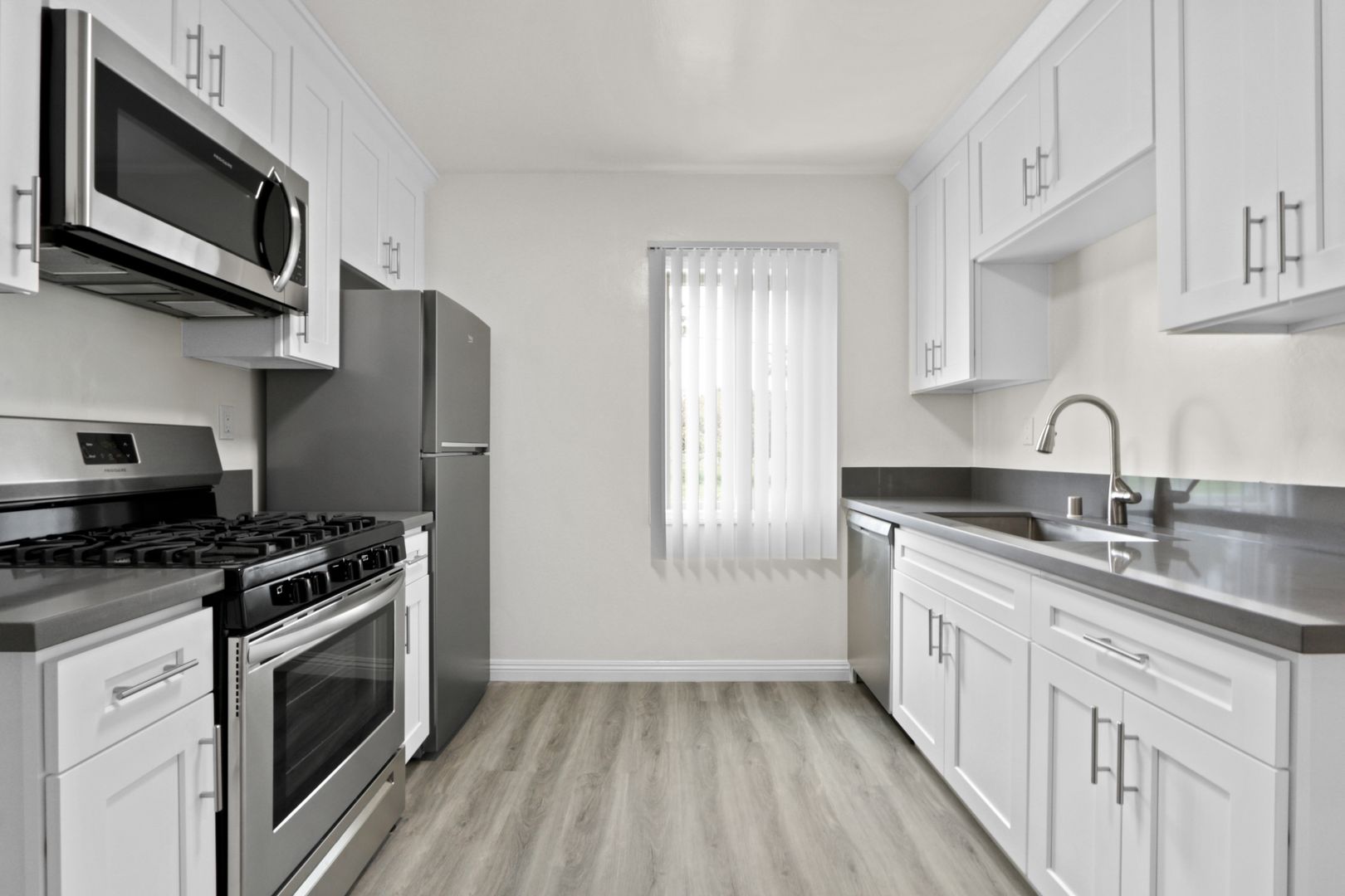 Santa Monica Apartment: 1824 16th Street