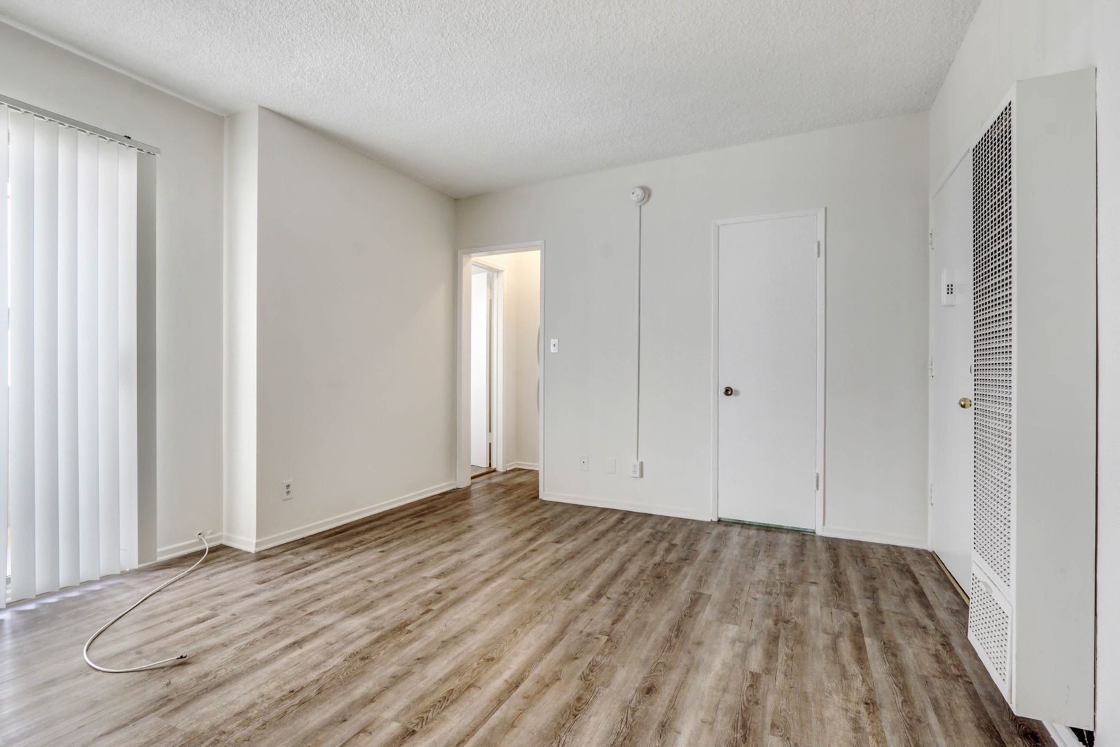 Los Angeles Apartment: 1705 Purdue Avenue