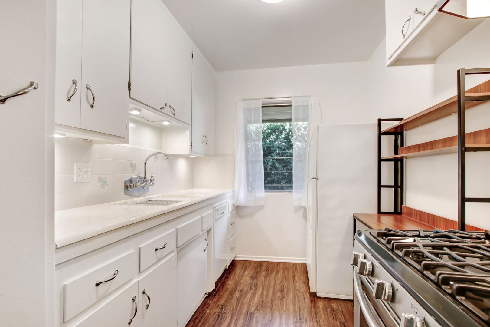 Santa Monica Apartment: 1047 2nd Street