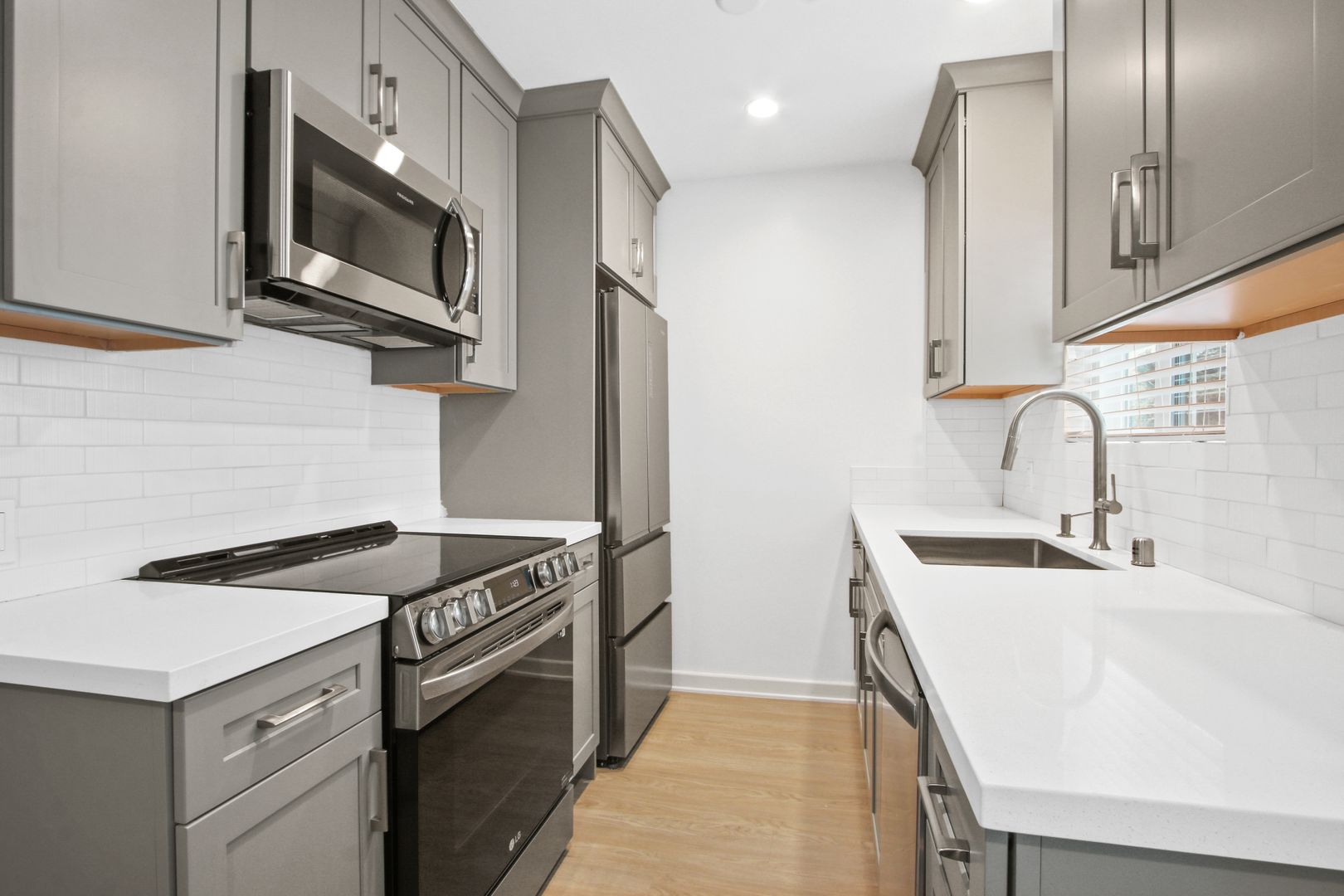 Santa Monica Apartment: 117 Strand Street
