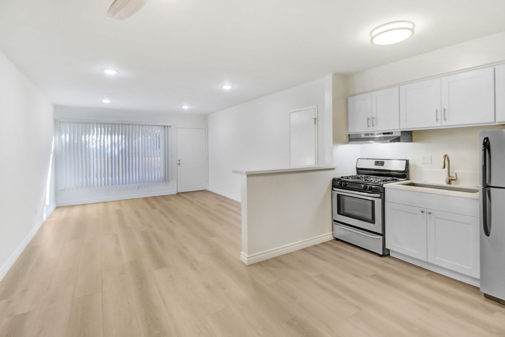 Santa Monica Apartment: 1432 16th Street