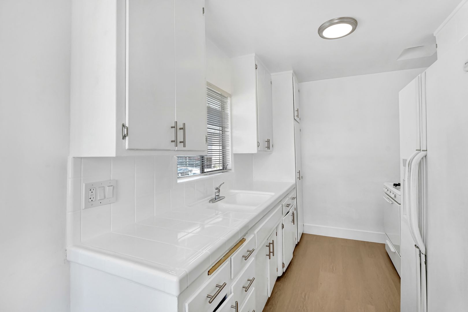 Los Angeles Apartment: 10250-70 Palms
