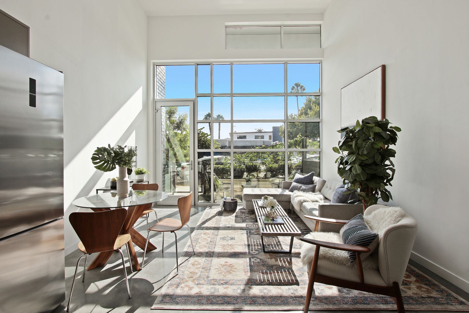 Santa Monica Apartment: 3008 Santa Monica Blvd.