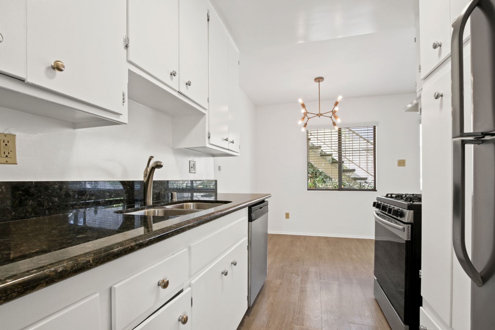 Santa Monica Apartment: 1449 Princeton Street