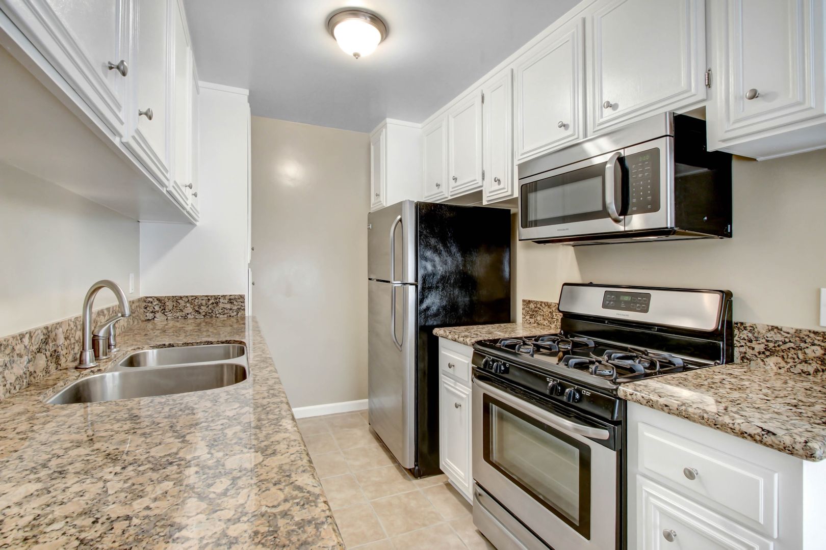 Los Angeles Apartment: 1234 Wellesley Avenue