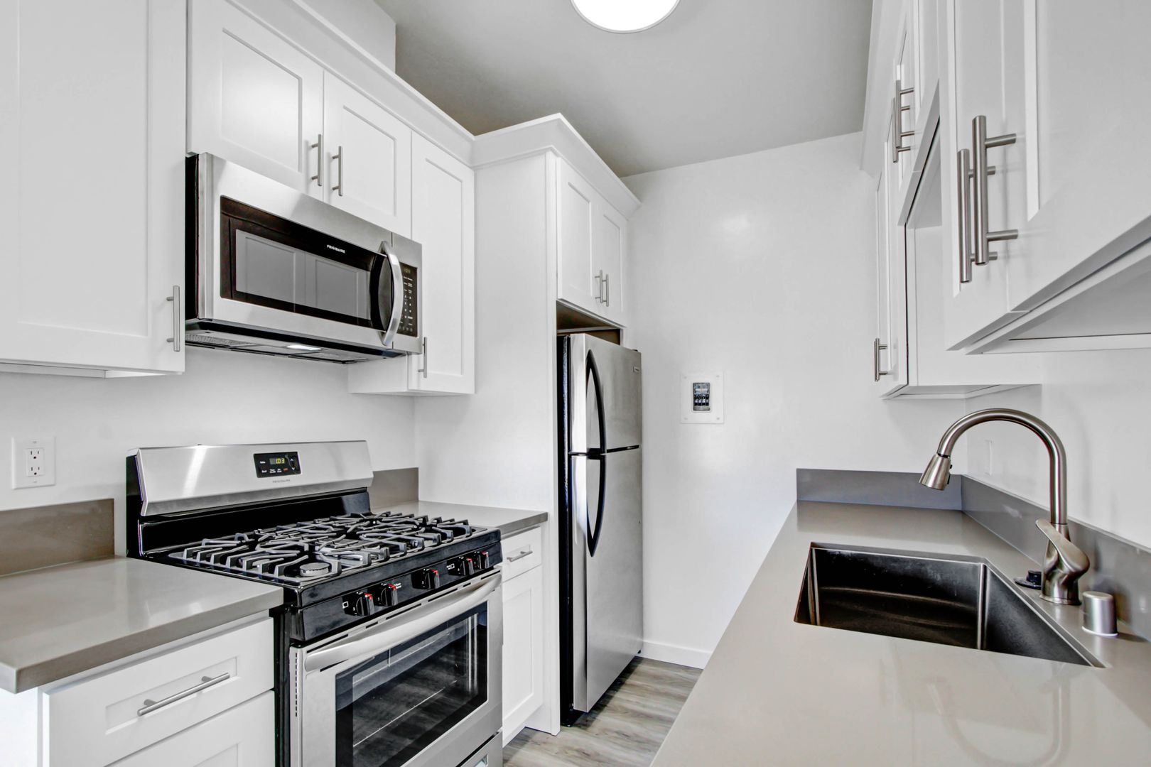 Santa Monica Apartment: 1010 Pico Blvd.