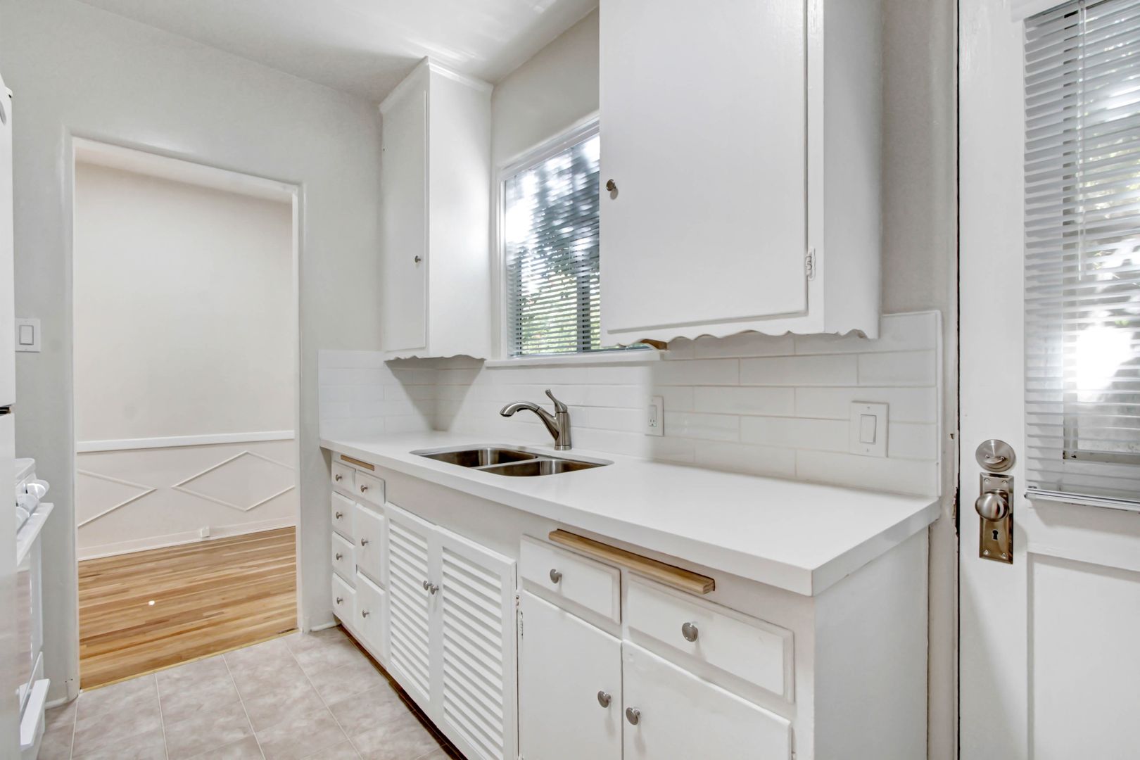 Santa Monica Apartment: 2202-2206 20th Street