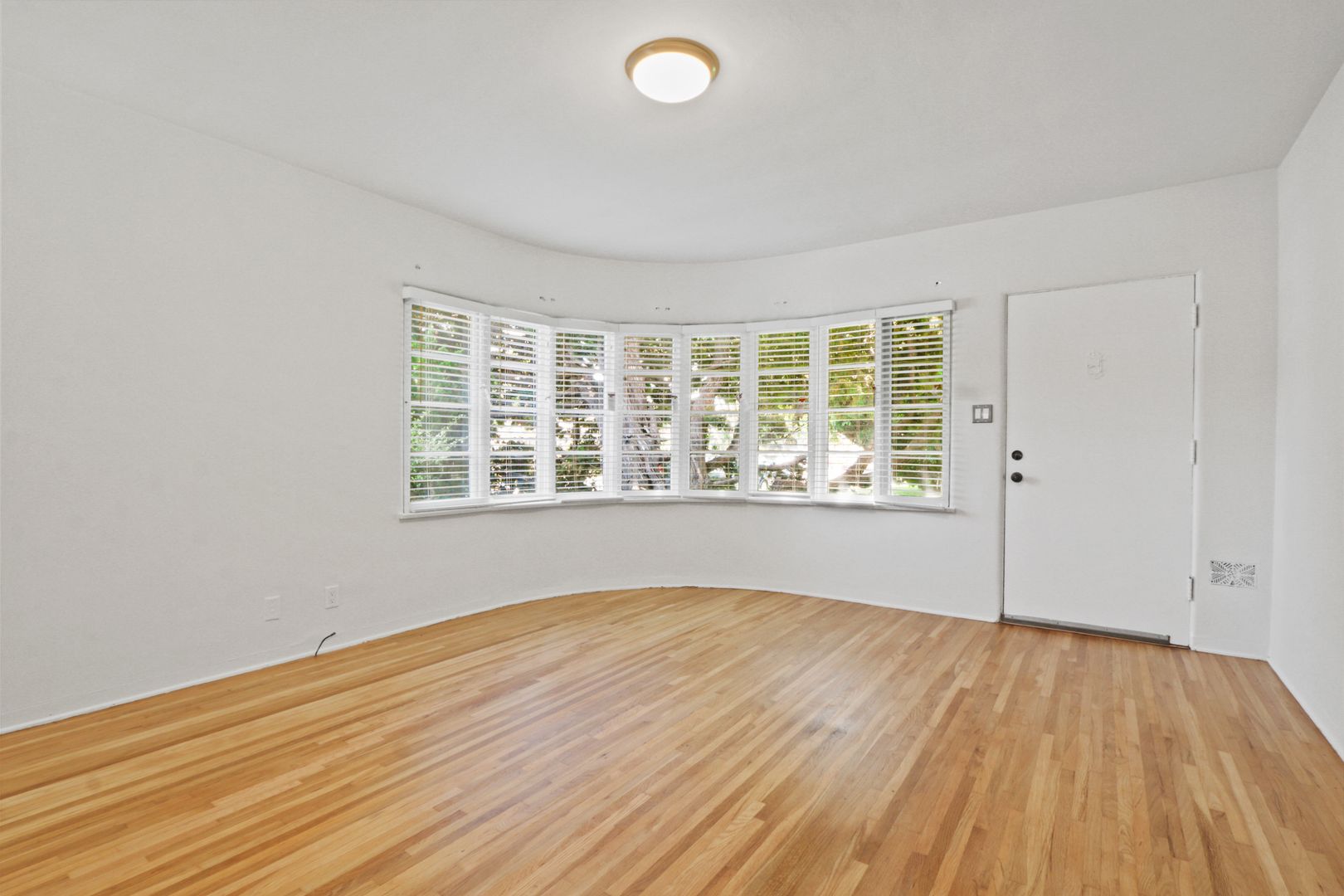 Santa Monica Apartment: 2202-2206 20th Street