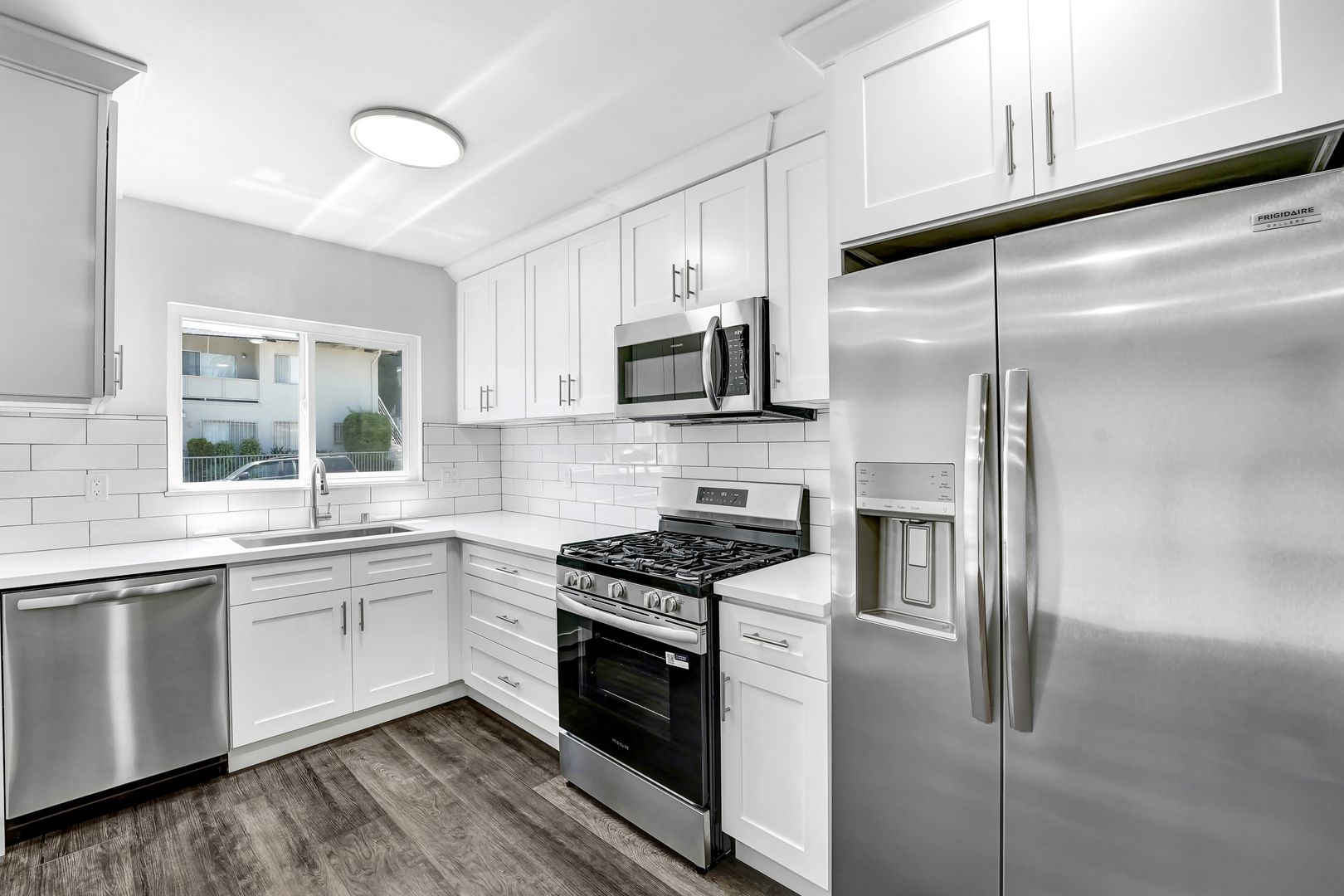 Los Angeles Apartment: 978 S. Barrington Ave.