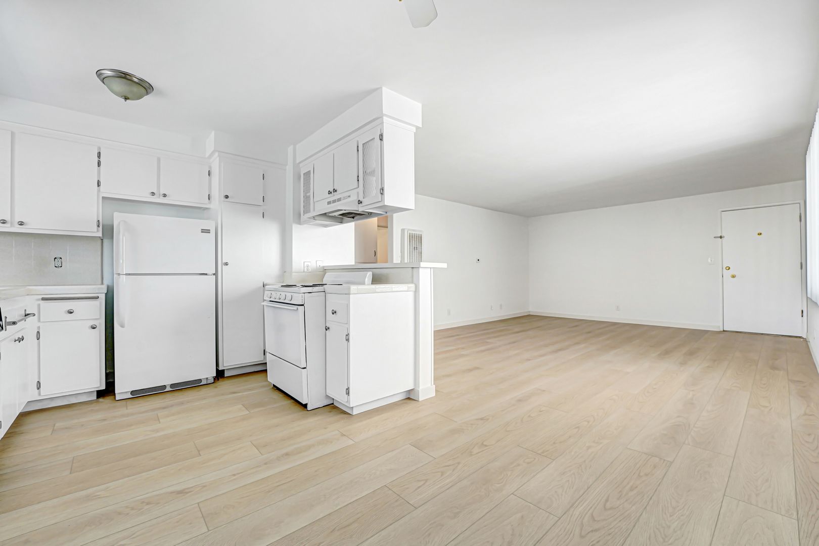 Los Angeles Apartment: 1723 S. Barrington Avenue