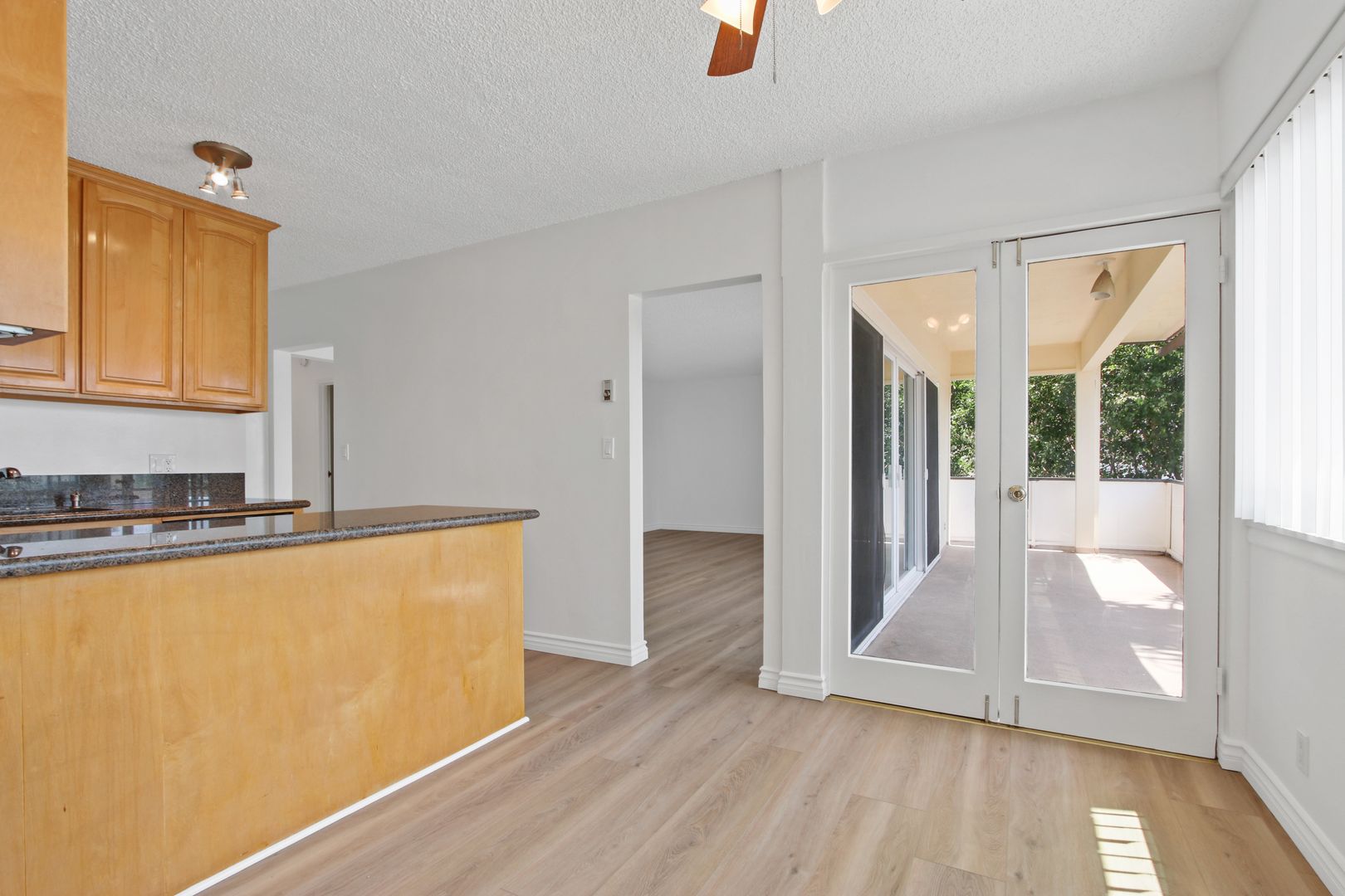 Santa Monica Apartment: 1002 12th Street