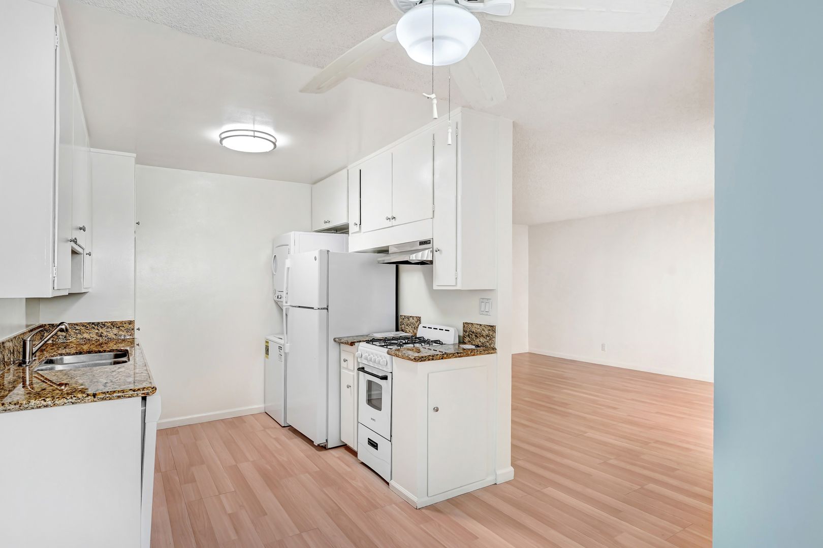 Santa Monica Apartment: 937 6th Street