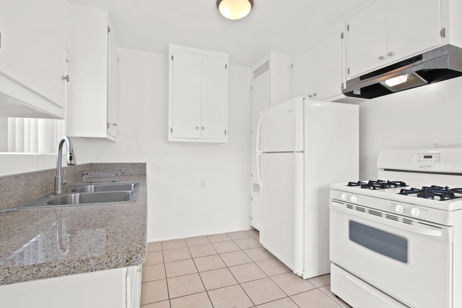 Santa Monica Apartment: 1531 Harvard Street