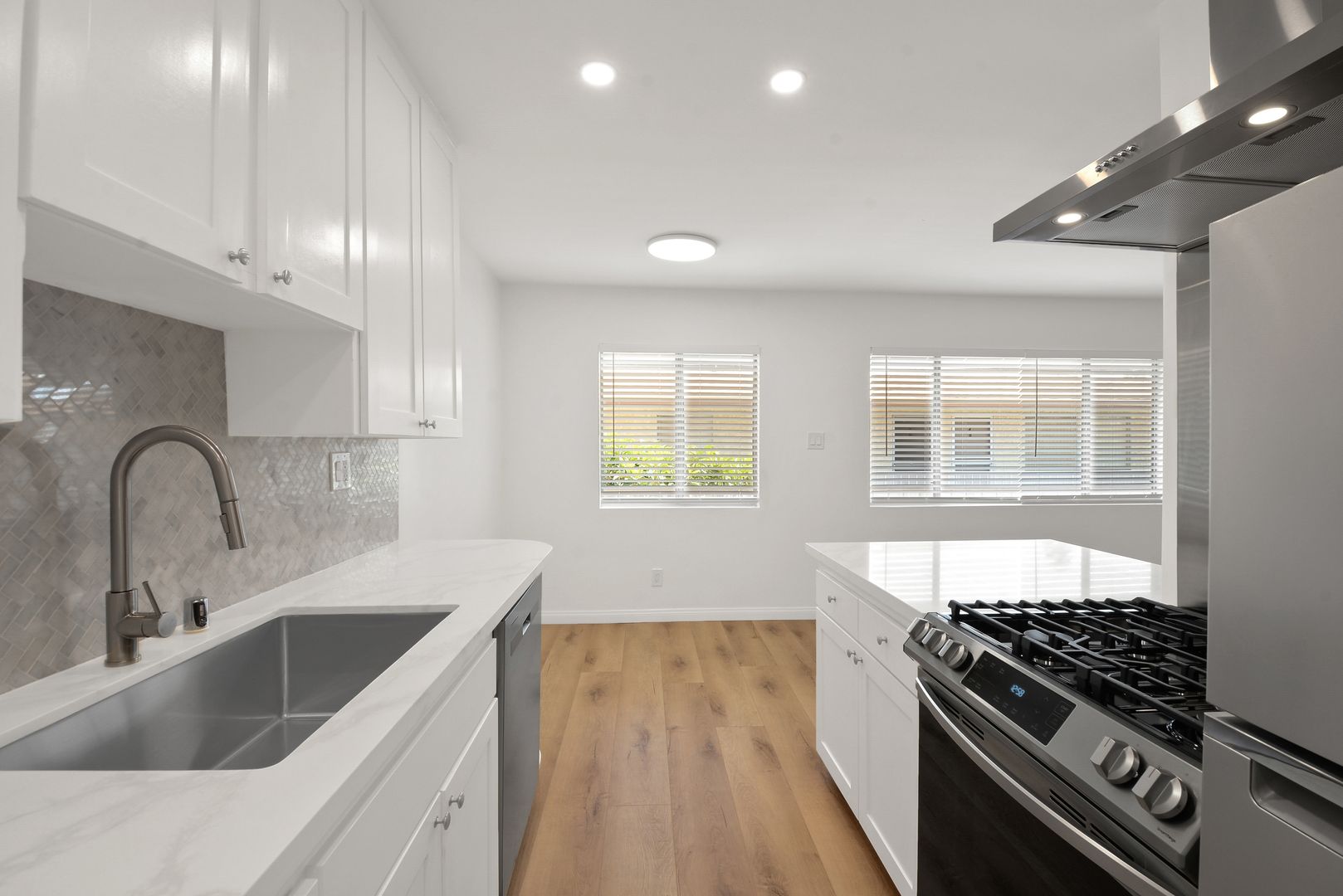 Santa Monica Apartment: 1449 Princeton Street