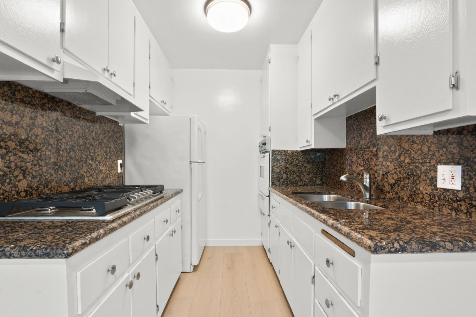 Los Angeles Apartment: 1550 S. Saltair Ave.