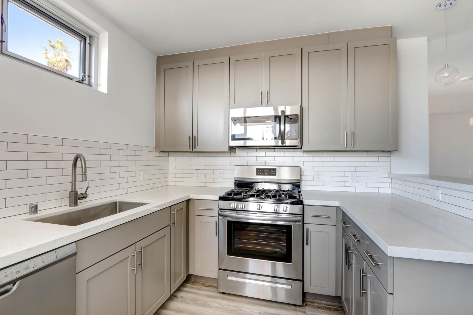 Santa Monica Apartment: 3008 Santa Monica Blvd.