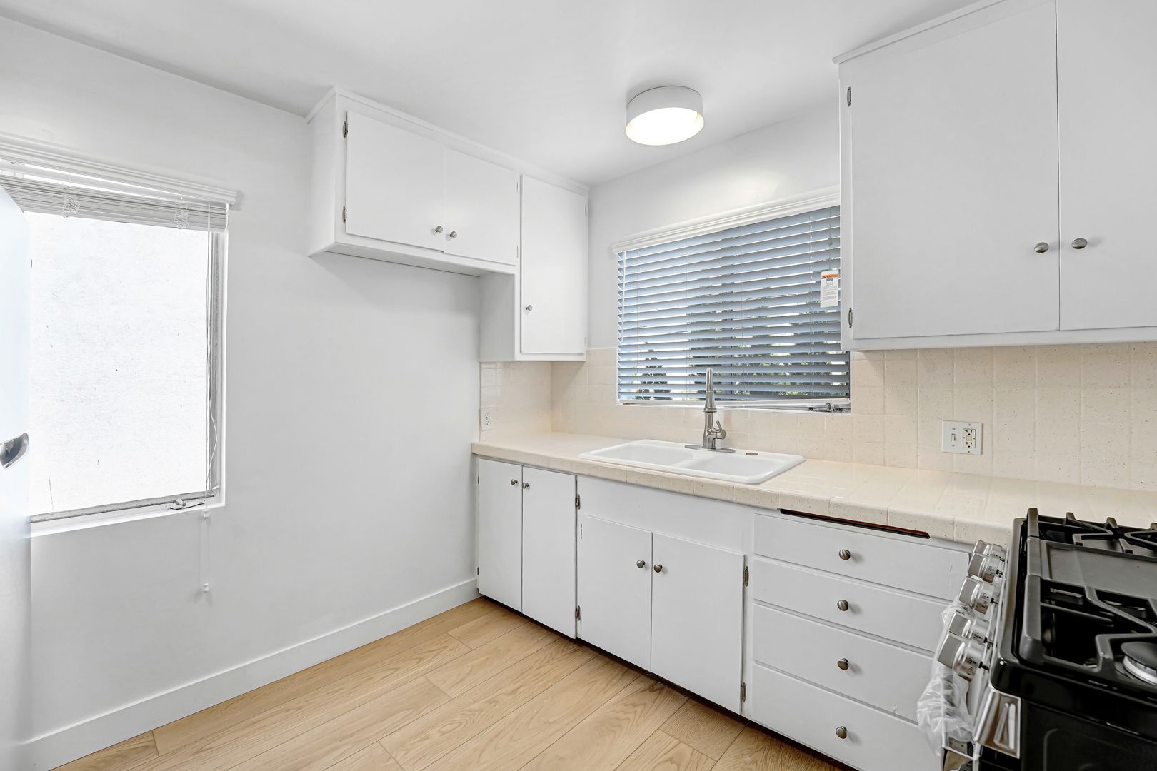 Santa Monica Apartment: 303 California Avenue