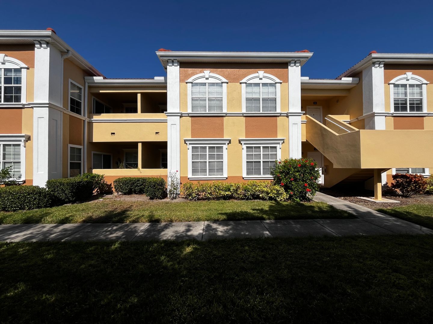 Sarasota Condo: 1000 Villagio Circle #107