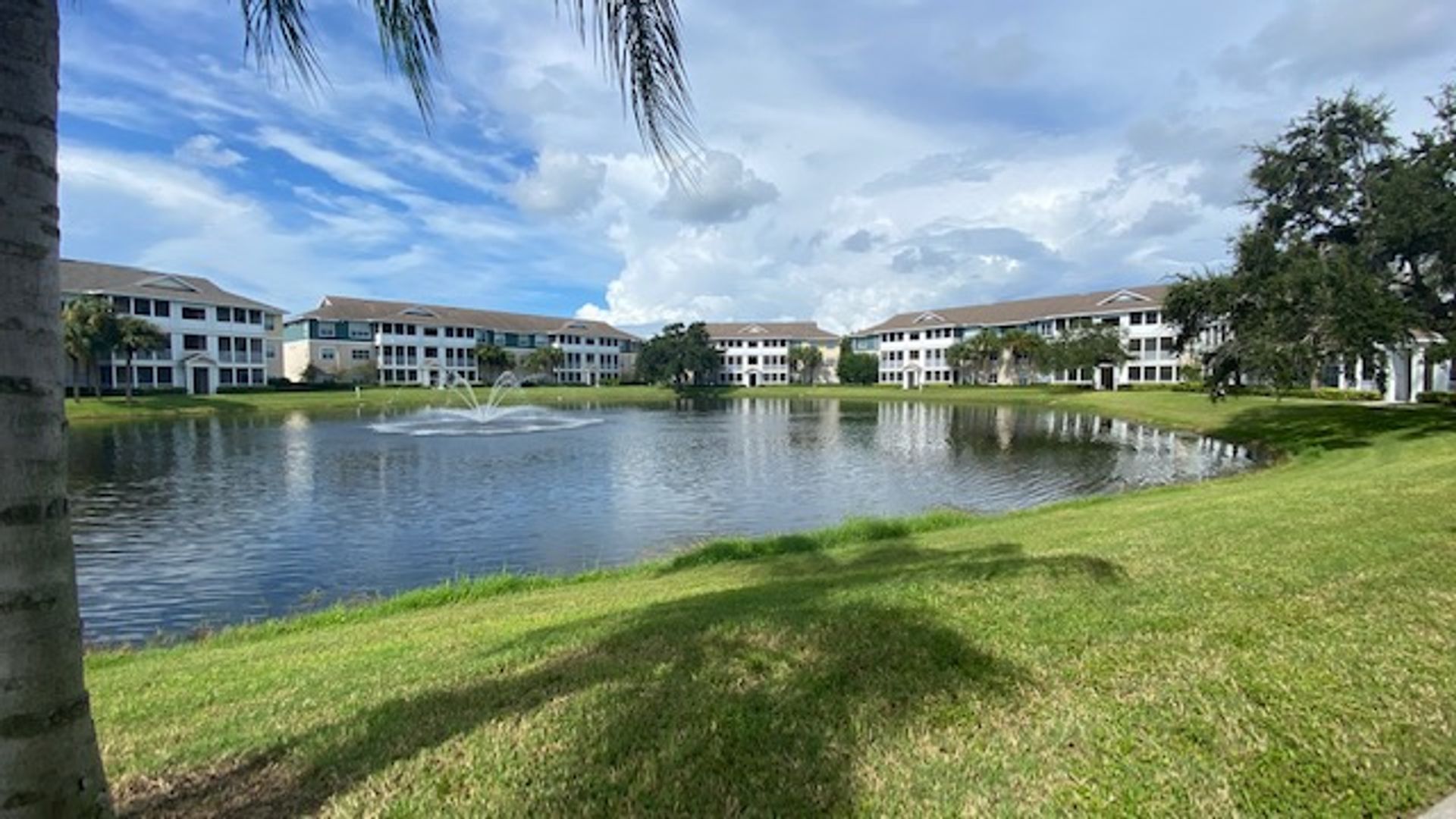 Bradenton House: 4802 51st Street W #320