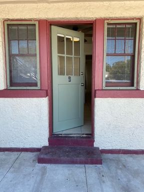 Studio with separate kitchen – photo 1