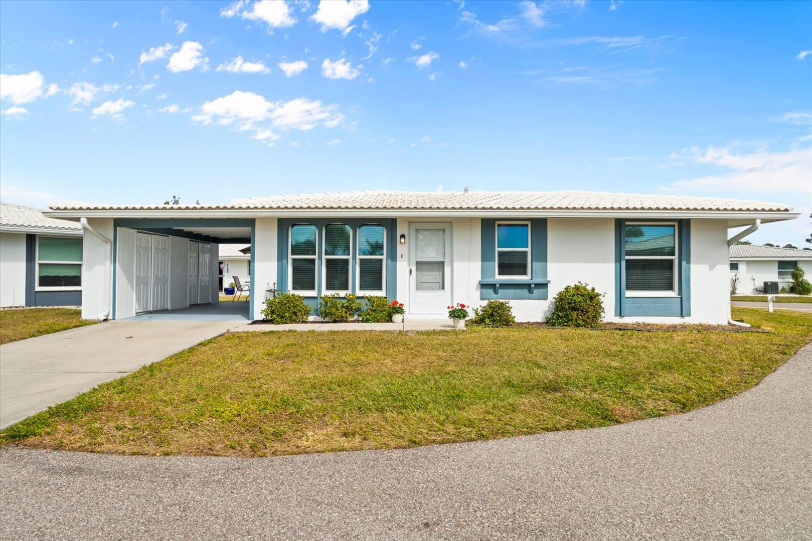Venice House: 477 Circlewood Drive #0-17