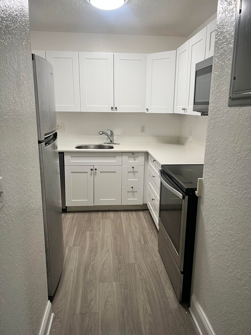 Deerfield Beach Apartment: 5370 NE 5th Terrace