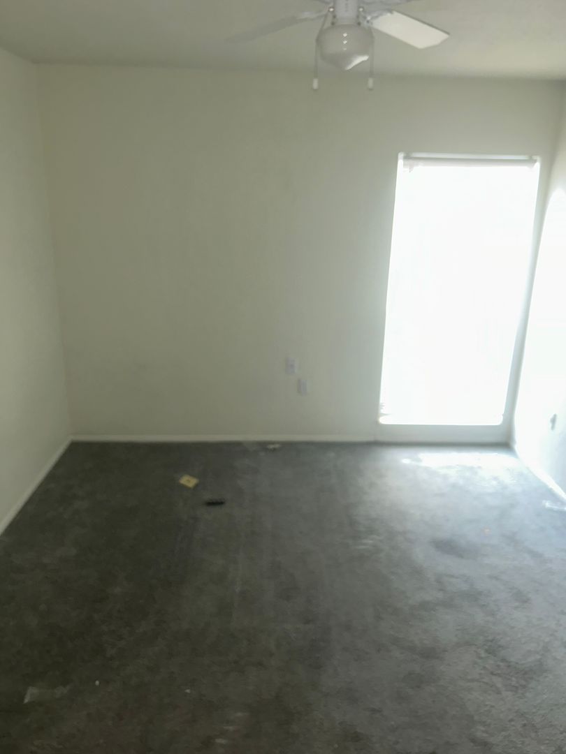 Gainesville Apartment: 2001 SW 16th St