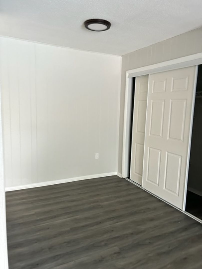 Gainesville Apartment: 2001 SW 16th St