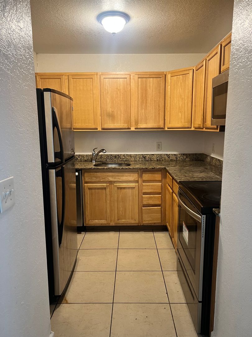 Deerfield Beach Apartment: 5370 NE 5th Terrace