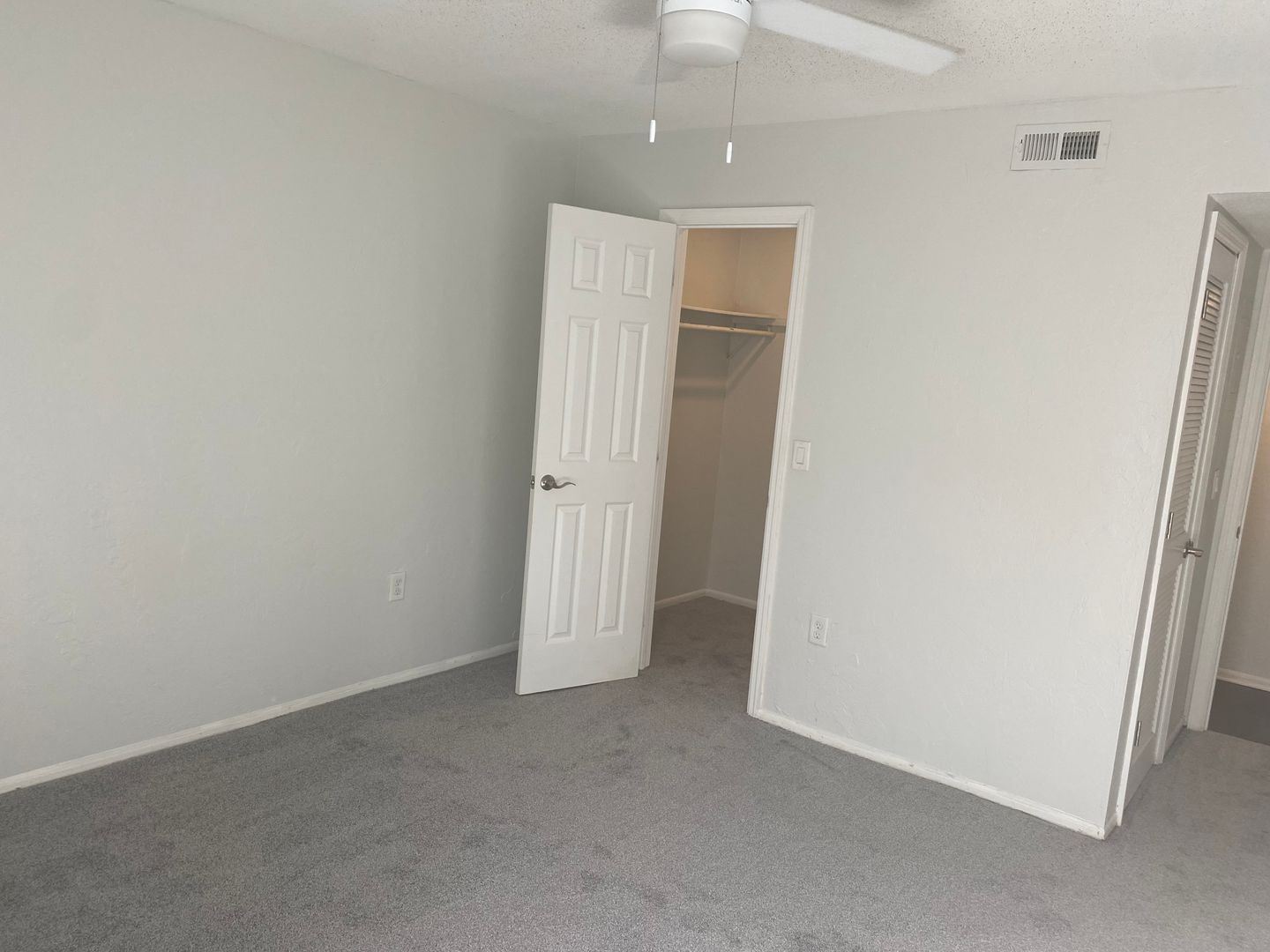 Gainesville Apartment: 2001 SW 16th St