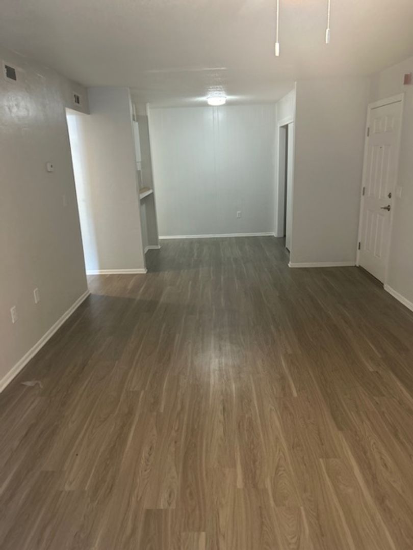 Gainesville Apartment: 2001 SW 16th St