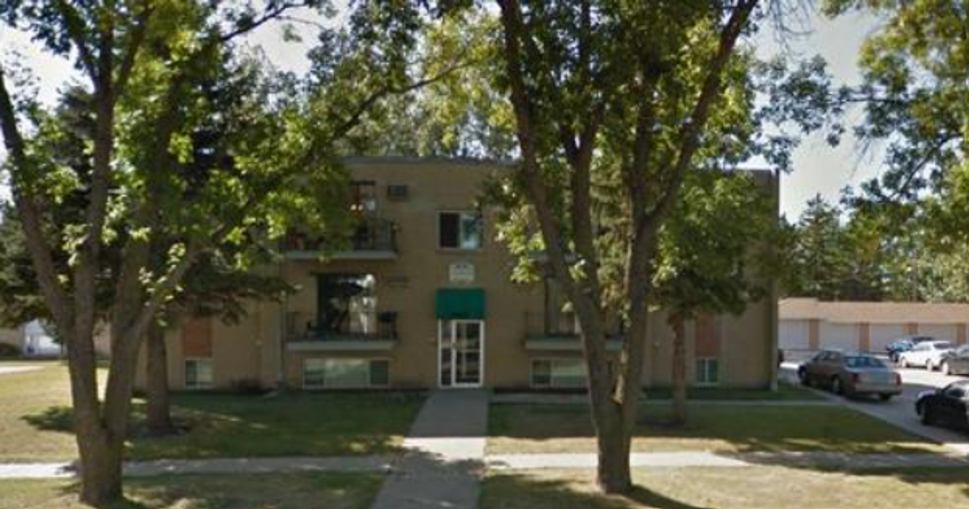 Moorhead Apartment: 1103 20th St. S.