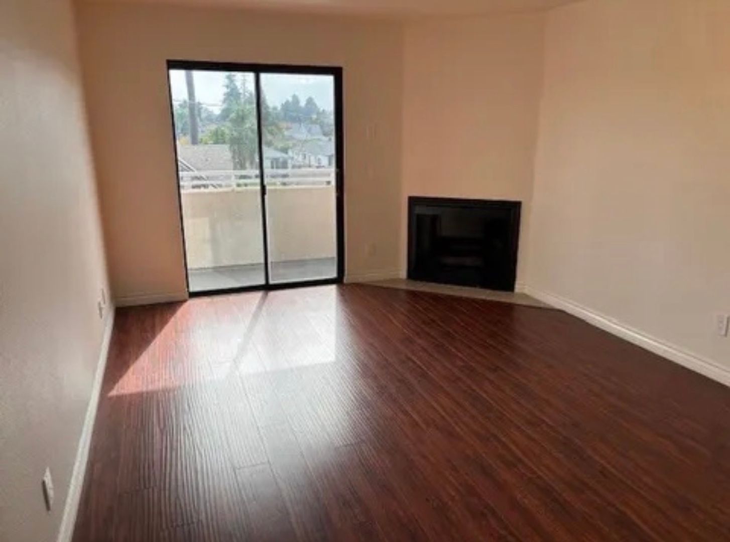 Los Angeles Apartment: 2449 S. Barrington Avenue