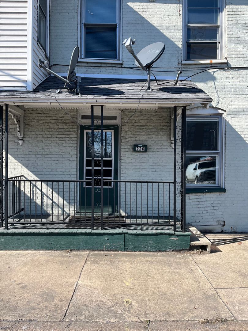 220-224 South Front Street