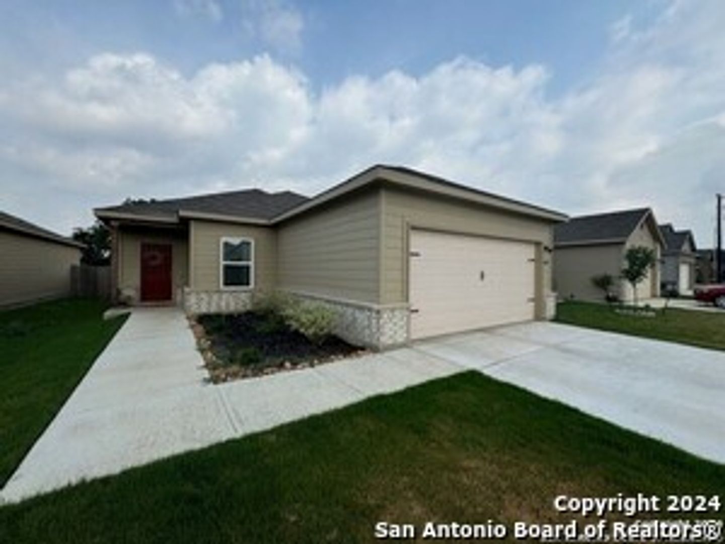 San Antonio House: 10419 Buescher Ln