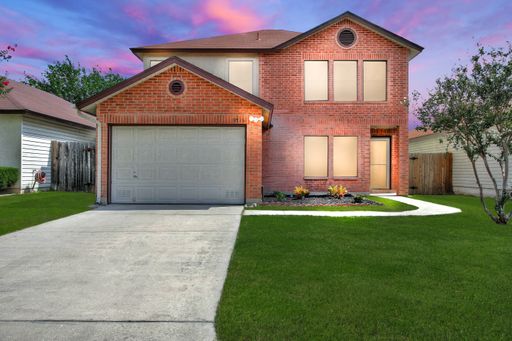 Super Nice! Spacious Rooms featuring 3 bedroom 2.5 bath – photo 1