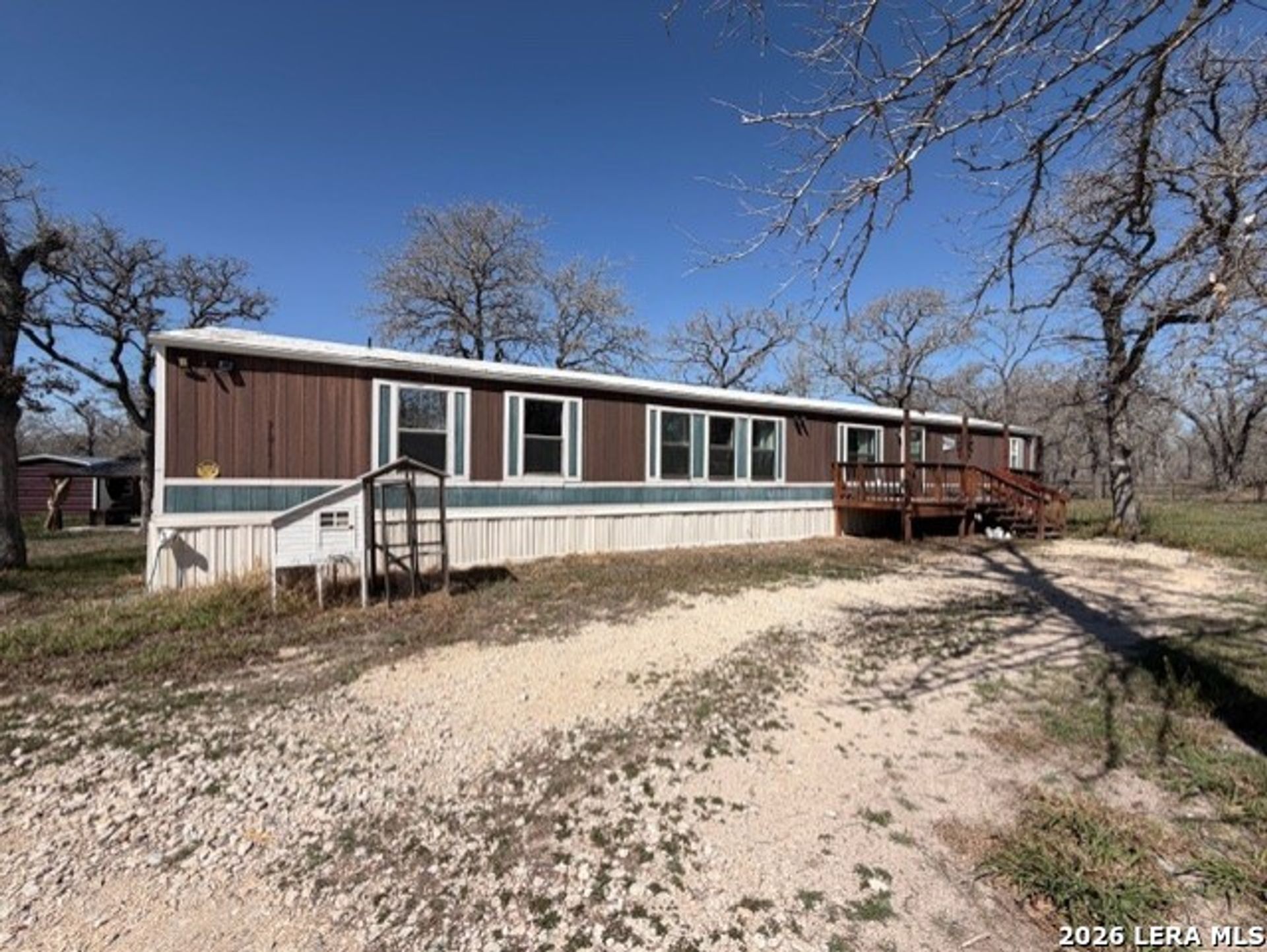 La Vernia Apartment: 181 Oak Valley