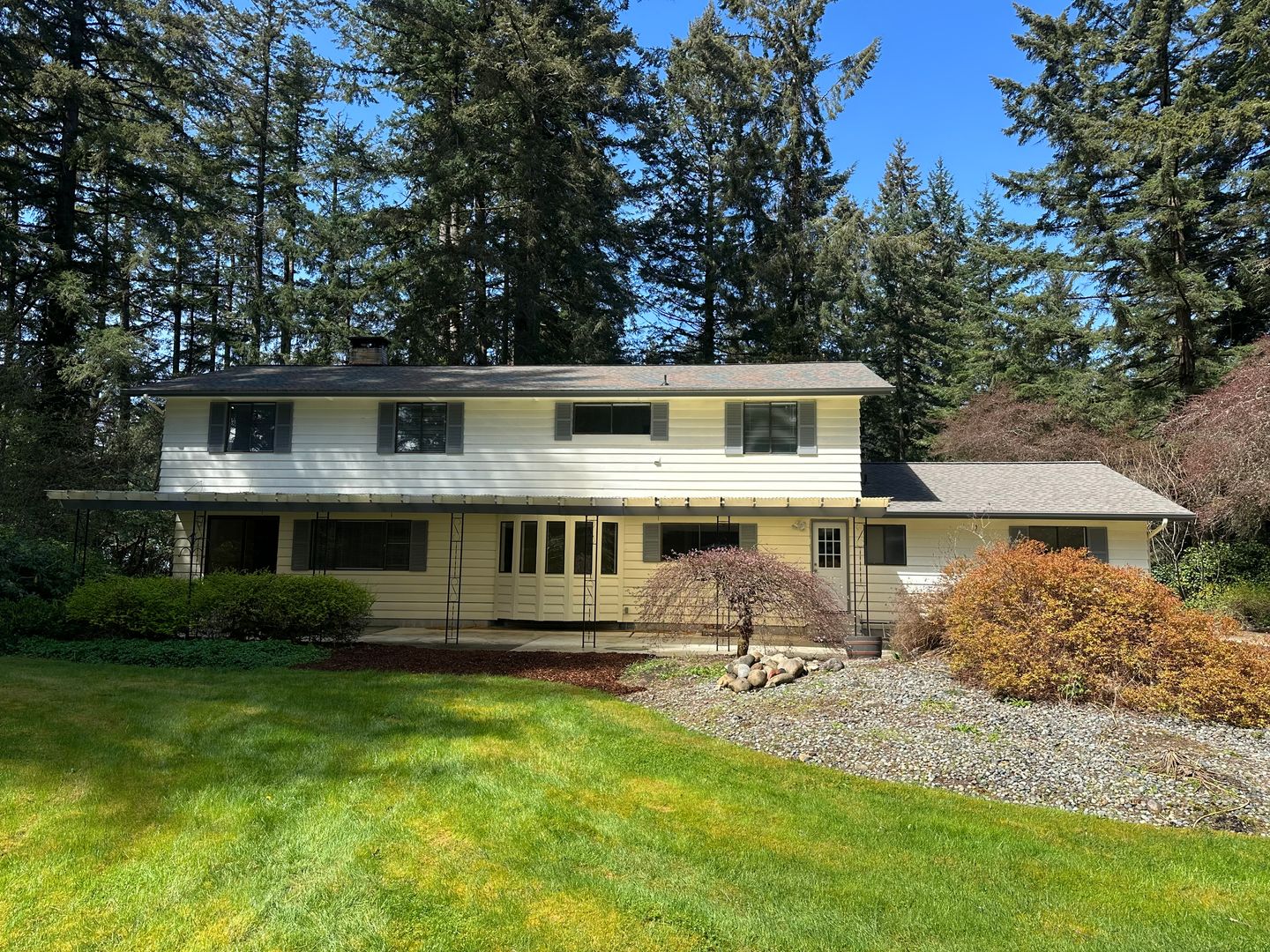 Tenino House: 649 171st Avenue SE