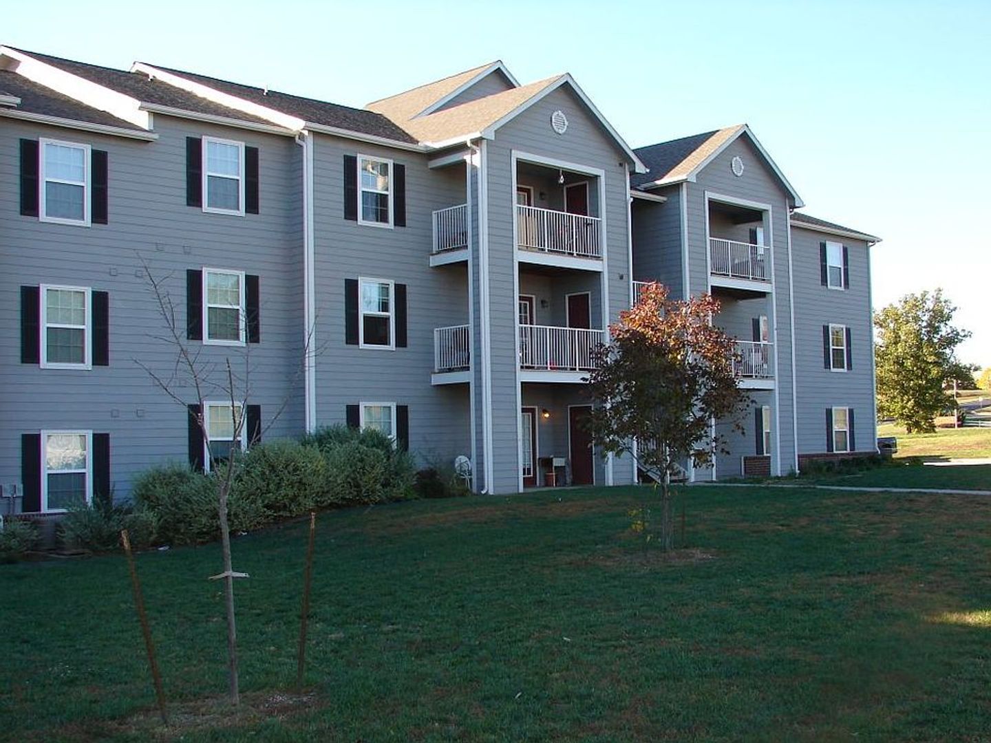 Joplin Apartment: 3502 Newman Rd
