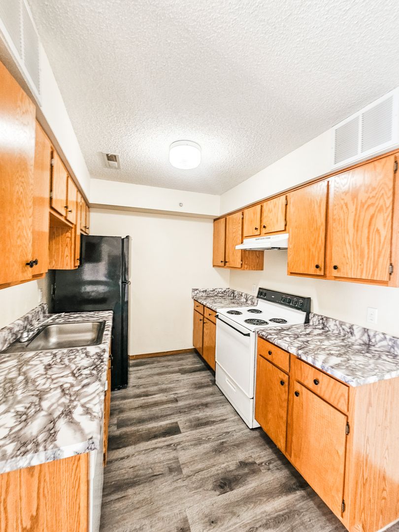 Joplin Apartment: 3502 Newman Rd