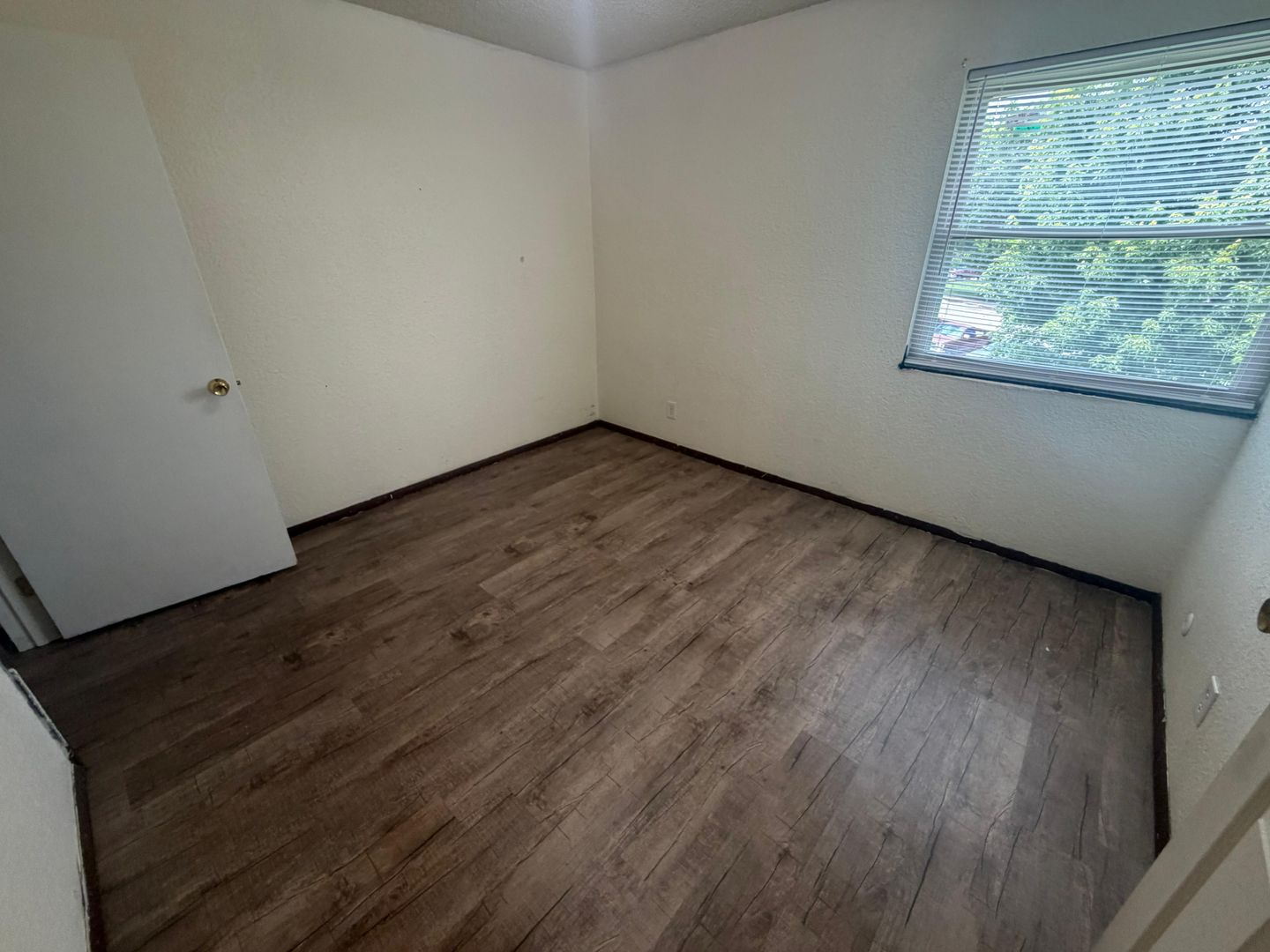Neosho Apartment: 1451 Pineville Rd